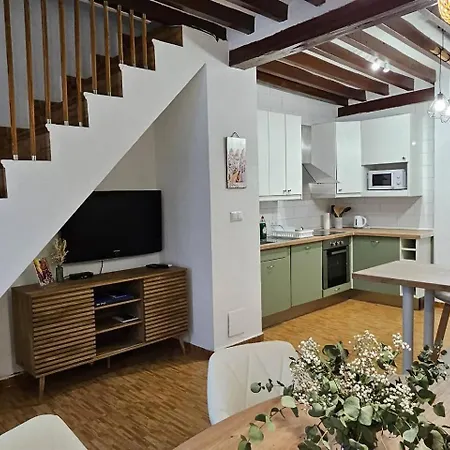 Lovelyloft Trafalgar